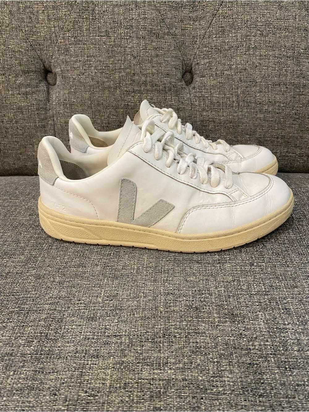 Veja Women’s V-12 Leather Sneakers in White with Gray Women’s Size 8